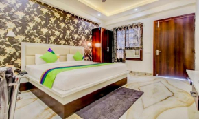 Hotel Golden Door